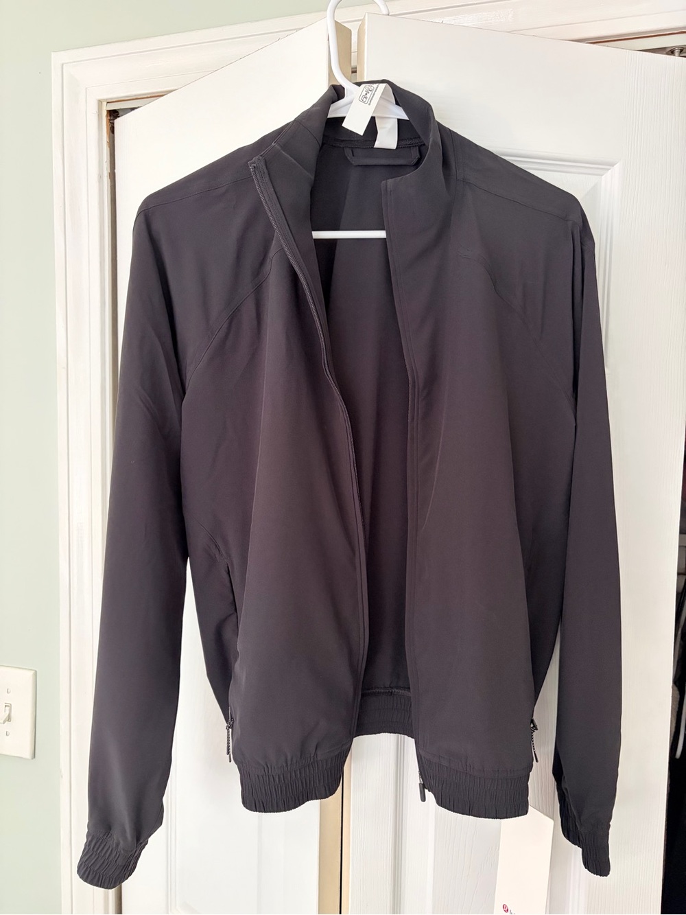 Women’s Lululemon Adapted State lightweight jacket size 6 NWT BLACK